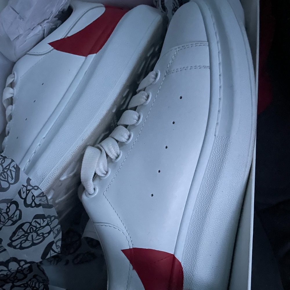 Only wore once need a few buck from saks fifth I paid 650